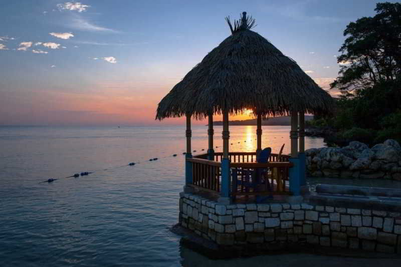 Hermosa Cove Villa Resort & Suites Очо Риос Екстериор снимка