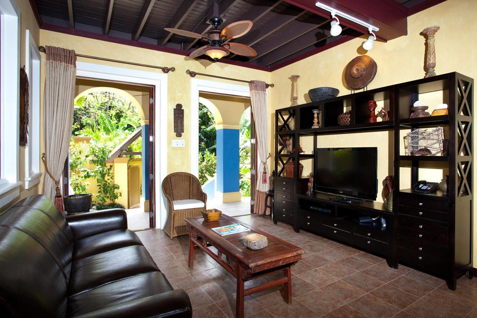 Hermosa Cove Villa Resort & Suites Очо Риос Екстериор снимка